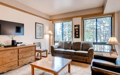 Walk to slopes! Value Studio Condo
