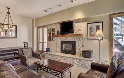 Village at Breckenridge Condos Sleeps 8 - Ski in Out + Walk downtown