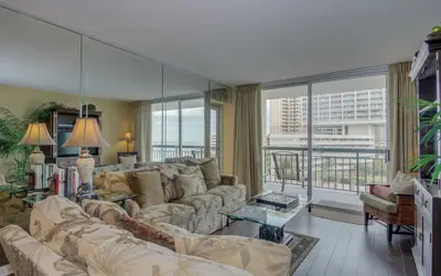 SOUTH HAMPTON 503 2BR 2BA OCEANVIEW