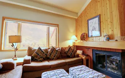 Alluring Lofty Condo In East Village - PG310