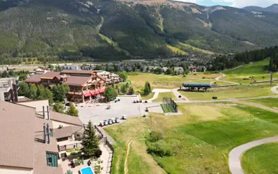 Beautiful Condo, Ski Out Your Back Door - FP202