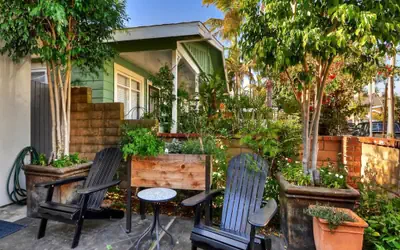 Balboa Cottage w/ Bay Views from Deck: 313 E. Bay