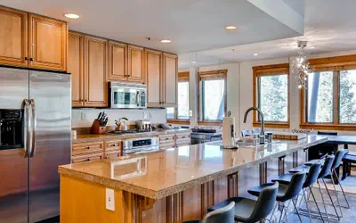 Luxury 4Bdr Ski In-Out Condo-Premium Amenities