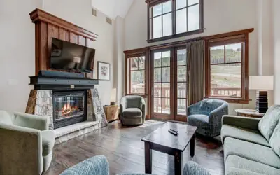 Penthouse 4 Bedroom Condo at Base of Peak 8