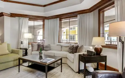 Luxury 2BR+Den Ritz-Carlton Residence Save 20% on 7+ Nights!