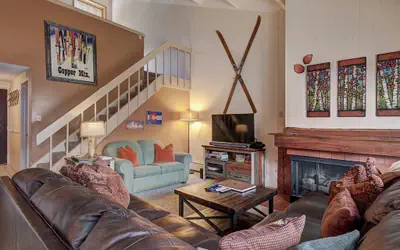 Peregrine Lodge-Remodeled Kitchen-Steps to Super Bee Lift - PG309