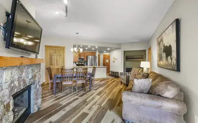 Amazing Condo Center Village Unit, Short Walk to American Eagle - PP310