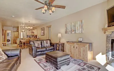 2609 Tenderfoot Lodge