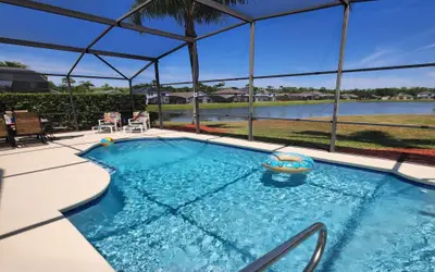 LKB4705AW 4 Bedroom villa in Lake Berkley