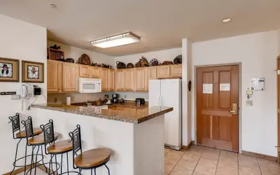 One of a kind 4Br Condo-Gateway 5039