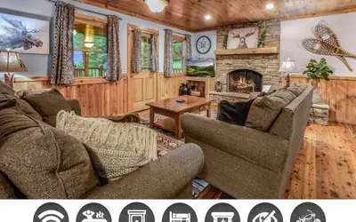 The Ranch Cabin on 6 Secluded Acres in the Great Smoky Mountains