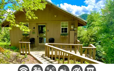 Secluded Riverview with River Access and Gas Fireplace