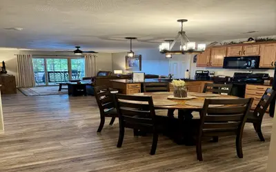 Lakefront Vacation Condo A-1 with Large Private Balcony