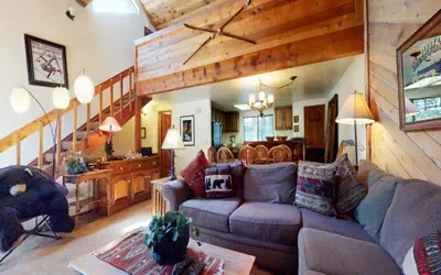 Mammoth Sierra Townhomes 40 Rustic and Spacious Townhome with Great Complex Amenities