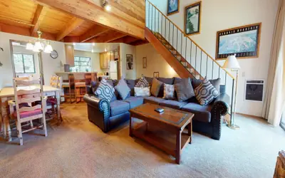 Snowflower 74 Spacious Condo with Great Complex Amenities, On The Shuttle Route