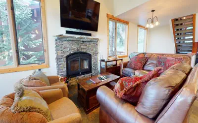 Bridges Townhome 15 Remodeled Mountain View Townhome with Private Jacuzzi and Garage