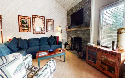 Snowcreek II 202 Remodeled, Light and Bright Condo with Washer Dryer