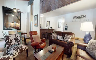 Horizons 4 150 Mountain Rustic, Walk To Shops and Restaurants, On Shuttle Route to Lodges