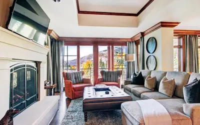 Chic 2 BR+Den Ritz-Carlton Condo with Valley Views Save 20% on 7+ Nights!