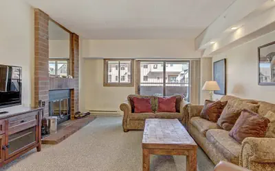 2Br Condo Sleeps 5 - Perfect for Families.