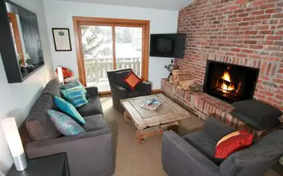 Condo 100 Yards to Gondola One