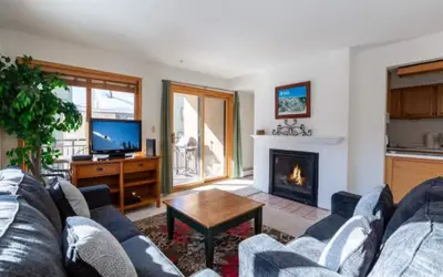 Sizeable Condo Free WiFi & Uncovered Parking