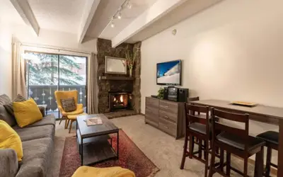 Vail Village condo walking distance to Gondola