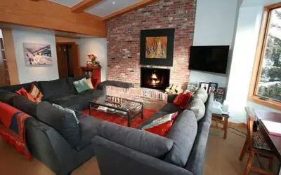 Condo with Vaulted Ceiling & Amazing Mountain View