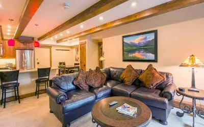 Villa Cortina with Easy Access to Gondola