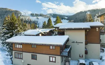 All Seasons Great Condo that is close to Gondola