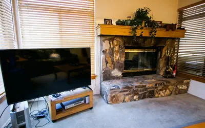 Silver Bear 18 Walk to Canyon Lodge, Cozy, Underground Parking