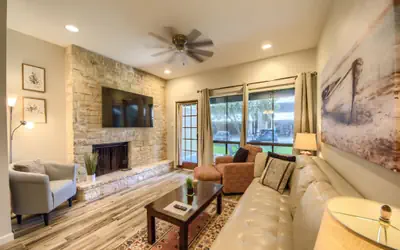 CW C101 Condo de Comal