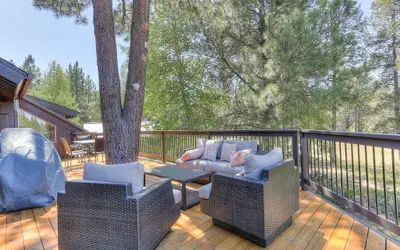 3 Spyglass Home on Meadows Golf Course feature Brand New Hot Tub and Bikes