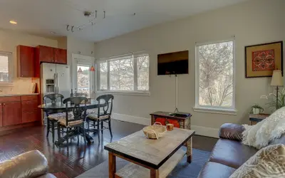 Surfs Up Spacious Hood River Home - 30 Day Minimum Stay