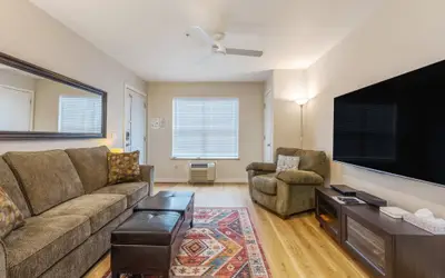 15 Lodge Condo with Hood River Bridge View