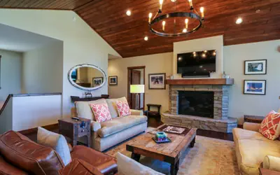 Graystone 2110 5-Star Luxury House with Private Jacuzzi and Double Garage