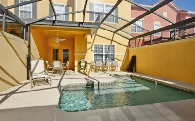 GATED RESORT COMMUNITY, FREE WIFI, SOUTH FACING, PRIVATE SCREENED POOL!!!