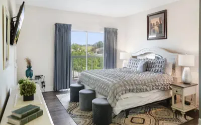 Smoky Mountains 610 3BD Condo with Fireplace and Jacuzzi Tub