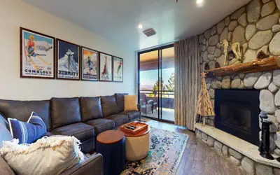 Bridges 209 Remodeled, Stunning Mountain Views, Pet-Friendly, Ski-in Ski-out to Bridges