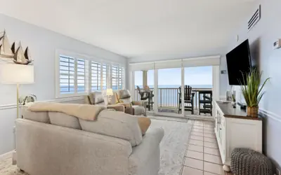 Beach Condo Miles-long Views Sand and Sea, Access to Private Fishing Pier