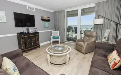 Shoreline Towers 1084 - Beautiful 2 BR with Gulf views and on the beach