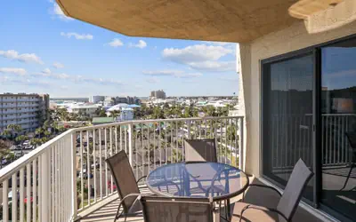 IR 617 - 2 BR 2 BA top floor sunset unit - over 1300 sf and washer/dryer