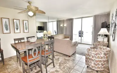 1011 Waters Edge Resort