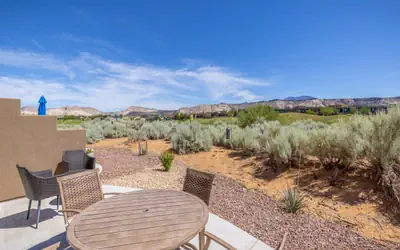 Retreat At The Ledges