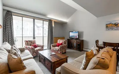 17 Vail Road Condos Ski All Day! Right in the Heart of the Village