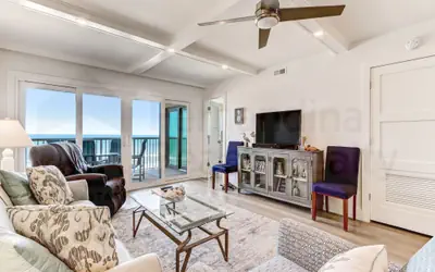 High End Coastal Feel Condo with Access to Beachside Pool