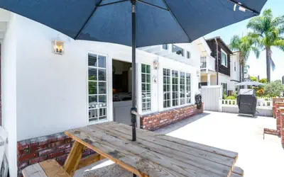 Quintessential Balboa Island Gem