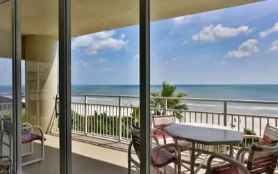 Spacious Oceanfront Condo with 3 Baths