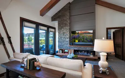 Luxury Two Bedroom Residence Steps From Heavenly Village