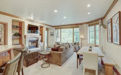 Luxurious 2 Bd With Lift View in Beaver Creek, Ski In / Ski Out